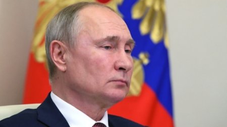 Dünya "hamının hamıya qarşı" mübarizə problemi ilə üz-üzədir - Putin