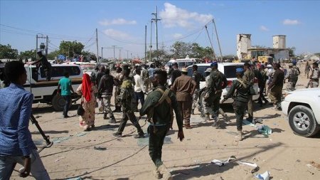 Somalinin paytaxtı Moqadişoda güclü partlayış və atışma baş verib
