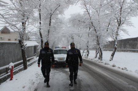Güclü qara görə Şəki polisi hərəkətə keçdi - FOTO