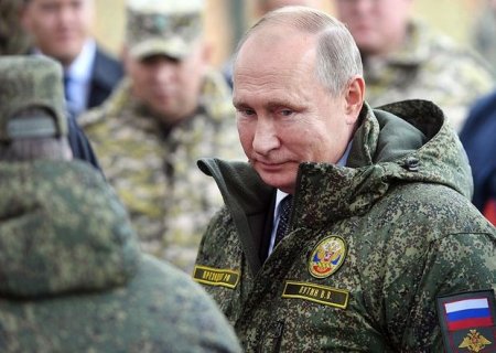 Peskov açıqladı: “Putin niyə general deyil?”
