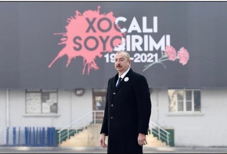 Prezident İlham Əliyev Xocalı abidəsini ziyarət etdi