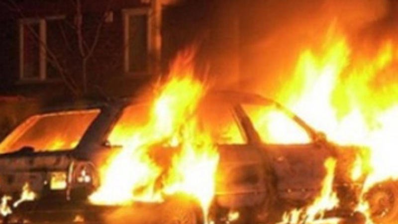 Abşeronda "Renault" yandı