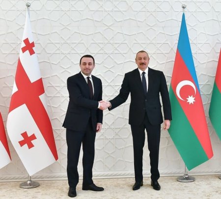Gürcüstanın Baş naziri İrakli Qaribaşvili Bakıda rəsmi səfərdədir