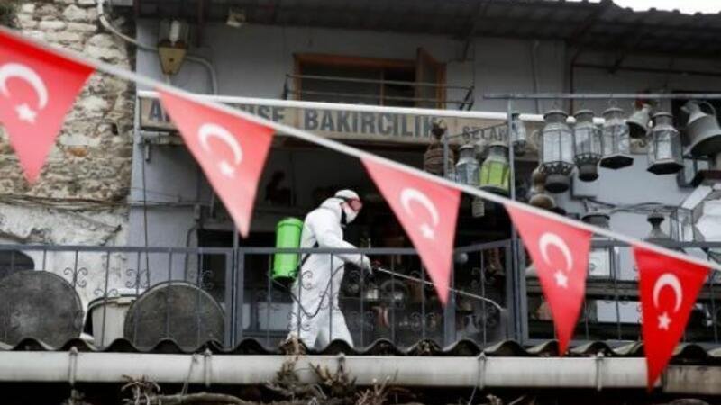 Türkiyədə daha 173 nəfər virusun qurbanı oldu 