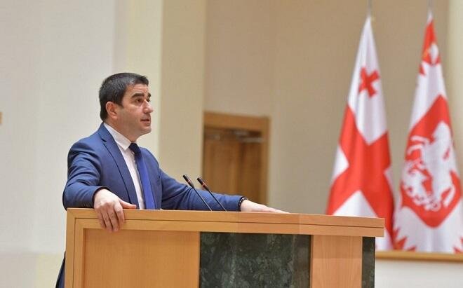 Gürcüstan parlamentinə sədr seçildi
