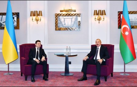Prezident Əliyev Brüsseldə Zelenski ilə görüşüb