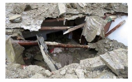 Təbrizdə binanın çökməsi nəticəsində 5 nəfər ölüb, 15 nəfər yaralanıb