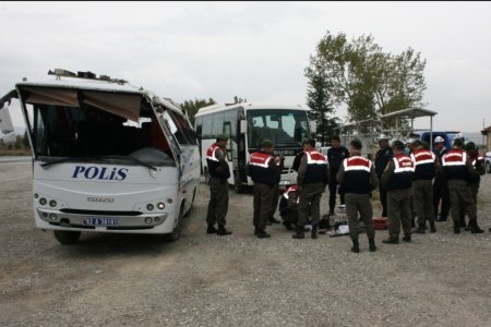 Türkiyədə 10 polis xəsarət aldı