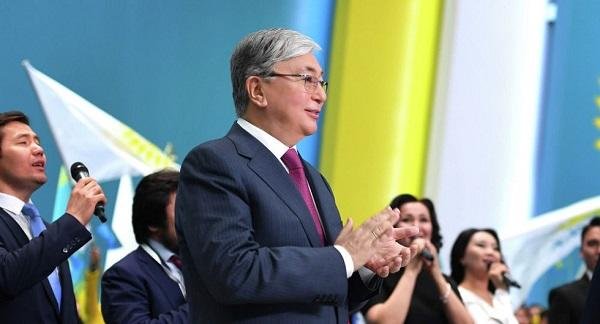 Qazaxıstan prezidenti Türkiyəyə getdi