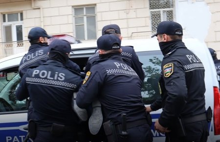 Rusiya səfirliyi qarşısında aksiya keçirən ADR partiyasının üzvü Hüseyn Məlik saxlanılıb
