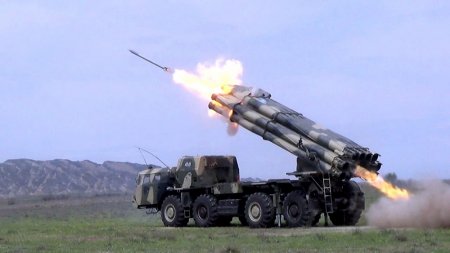 Rusiya Zaparojeyə 12 raket atıb