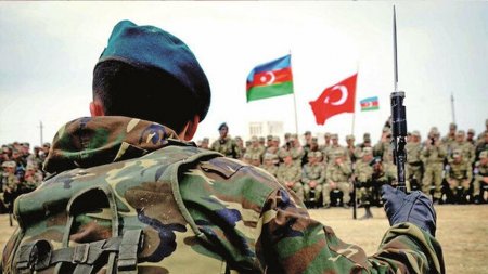 Türk-Azərbaycan ordusu İranla sərhəddə hərbi təlimlər keçirir