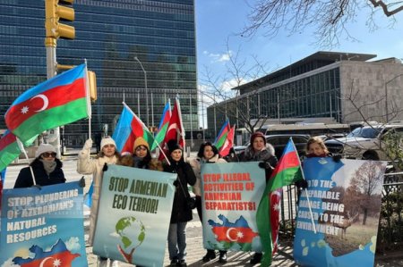 Azərbaycanlılar ABŞ-da BMT-nin qarşısında aksiya keçiriblər
