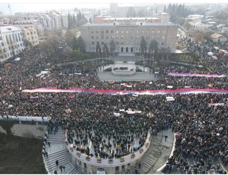 Xankəndidə ermənilər Laçın dəhlizinin açılması tələbilə aksiya təşkil edib 