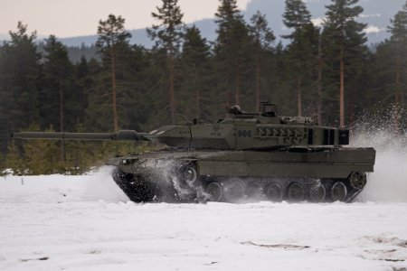 Almaniyanın ardınca Polşa da Ukraynaya "Leopard 2" tanklarını verməkdən imtina etdi