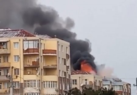Abşeron rayonu Məhəmmədi ərazisində hündür mərtəbəli binada yangın baş verib