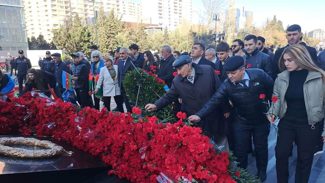 MHP üzvləri Xocalı soyqırımı abidəsini ziyarət edib
