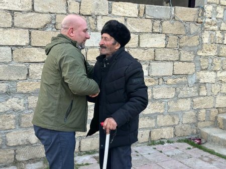 Bir foto ilə məşhurlaşan Sərvərə ev müjdəsi Bir foto ilə məşhurlaşan Sərvərə ev müjdəsi