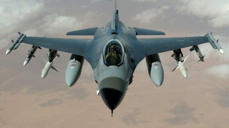 KİV: "Ukraynalı pilotlar “F-16” simulyatorunda təlim keçmək üçün ABŞ-dadırlar"