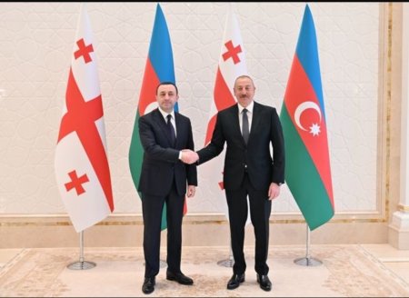 Azərbaycan Prezidentinin Gürcüstanın baş naziri ilə təkbətək görüşü başlayıb 