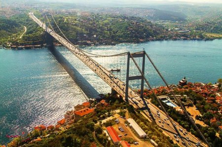 Bosfor boğazında müvəqqəti olaraq gəmilərin hərəkəti dayandırıldı