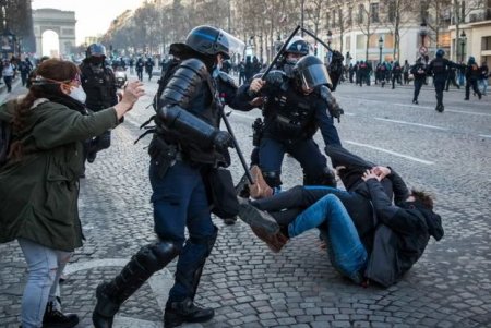 Parisdə 1 may tarixində iğtişaş: Polislə etirazçılar arasında toqquşma olub