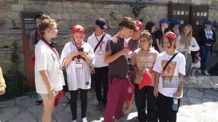 Ukraynalı uşaqlar Azərbaycan mədəniyyəti ilə tanış olub Ukraynalı uşaqlar Azərbaycan mədəniyyəti ilə tanış olub