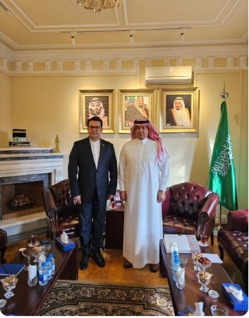 Səudiyyə Ərəbistanı Krallığının Bakıdakı səfiri İranlı həmkarını qəbul edib Səudiyyə Ərəbistanı Krallığının Bakıdakı səfiri İranlı həmkarını qəbul edib