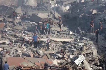 İsrail ordusu Qəzzada yüzlərlə fələstinlinin yerləşdiyi məktəbi bombalayıb