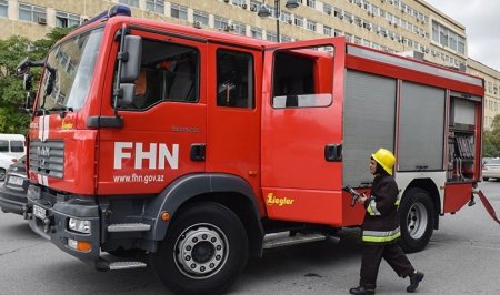 Bakıda mebel salonunda yanğın olub