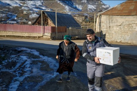   Daşkəsəndə aztəminatlı ailələrə bayram sovqatı təqdim edilib  