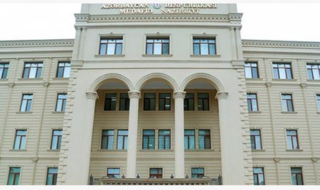 Müdafiə naziri generalları istefaya göndərdi Müdafiə naziri generalları istefaya göndərdi