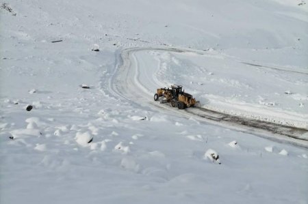 Azərbaycan Avtomobil Yolları Dövlət Agentliyi (AAYDA) : “Ömər aşırımında yollar qardan təmizlənir”