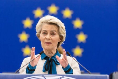 Avropalı diplomat Ursula von der Leyen  Kiyevdə səfərdədir