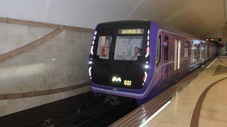 Metronun “28 May” stansiyasında sərnişinlər düşürüldü