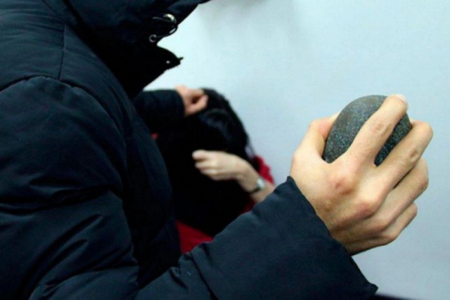 Bakıda kişi həyat yoldaşını qətlə yetirib Bakıda kişi həyat yoldaşını qətlə yetirib