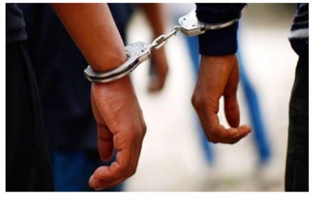 Kompleksdən 10 min manat oğurlayan 2 nəfər saxlanıldı Kompleksdən 10 min manat oğurlayan 2 nəfər saxlanıldı