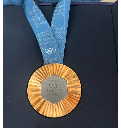 Daha bir idmançımızın medalı keyfiyyətsiz çıxdı - Geri qaytarır Daha bir idmançımızın medalı keyfiyyətsiz çıxdı - Geri qaytarır