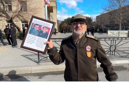 Qeyri-döyüş şəraitində həlak olmuş hərbi qulluqçuların ailələri etiraz ediblər Qeyri-döyüş şəraitində həlak olmuş hərbi qulluqçuların ailələri etiraz ediblər