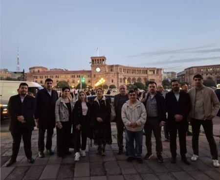 Cənubi Qafqaz Araşdırmaları Mərkəzinin rəhbəri Fərhad Məmmədov İrəvan səfəri ilə bağlı təəssüratlarını bölüşüb Cənubi Qafqaz Araşdırmaları Mərkəzinin rəhbəri Fərhad Məmmədov İrəvan səfəri ilə bağlı təəssüratlarını bölüşüb