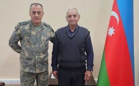 Hikmət Mirzəyev əfsanəvi kəşfiyyatçı Mühüd Orucovun atası ilə görüşüb Hikmət Mirzəyev əfsanəvi kəşfiyyatçı Mühüd Orucovun atası ilə görüşüb