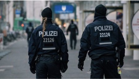 Almaniyada azərbaycanlı miqrantın deportasiyasına qarşı etiraz aksiyası keçirilib Almaniyada azərbaycanlı miqrantın deportasiyasına qarşı etiraz aksiyası keçirilib