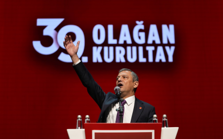 CHP-nin 39-cu növbədənkənar qurultayında Özgür Özel yenidən sədr seçilib CHP-nin 39-cu növbədənkənar qurultayında Özgür Özel yenidən sədr seçilib