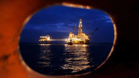 “Reuters”: Ukrayna son bir həftədə üçüncü dəfə Rusiyanın Xəzərdəki neft platformasını vurub “Reuters”: Ukrayna son bir həftədə üçüncü dəfə Rusiyanın Xəzərdəki neft platformasını vurub