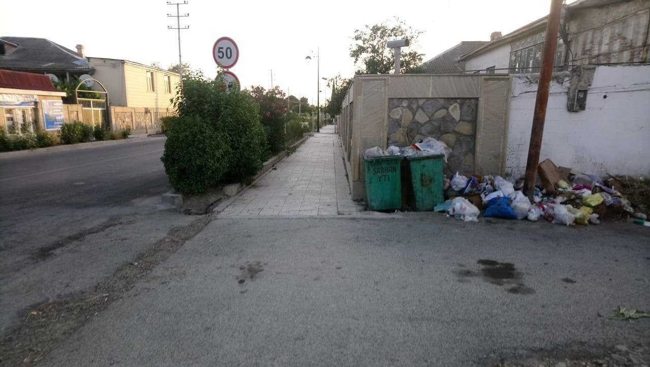 Ümummili liderimizin adını daşıyan prospekti zibilliyə çevirib vətəndaşları dövlətdən narazı salanlar - FOTOLAR