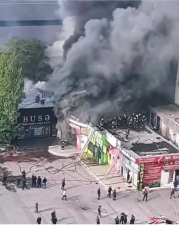 Nərimanov metrosu yaxınlığında dükan yandı