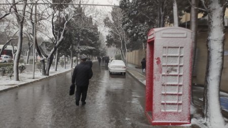 Bakıya ilk qar yağdı