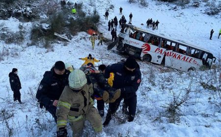 Türkiyədə baş verən avtobus qəzasında 4 nəfər ölüb, onlarla yaralı var