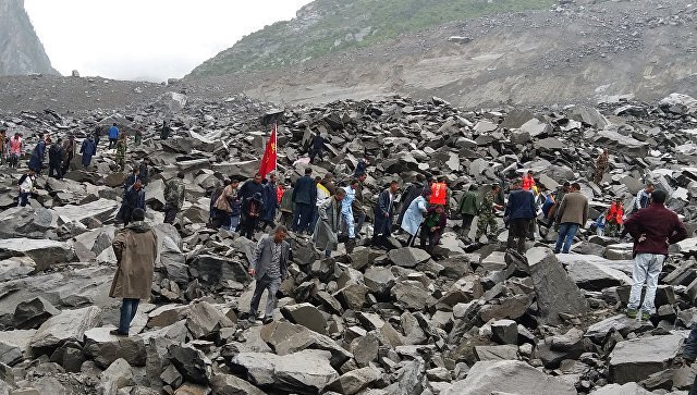 Kolumbiyada torpaq sürüşməsi: 14 nəfər öldü