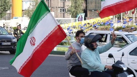 İranın Zəncan vilayətində təqaüdçülər ard-arda üç gün aksiya keçiriblər